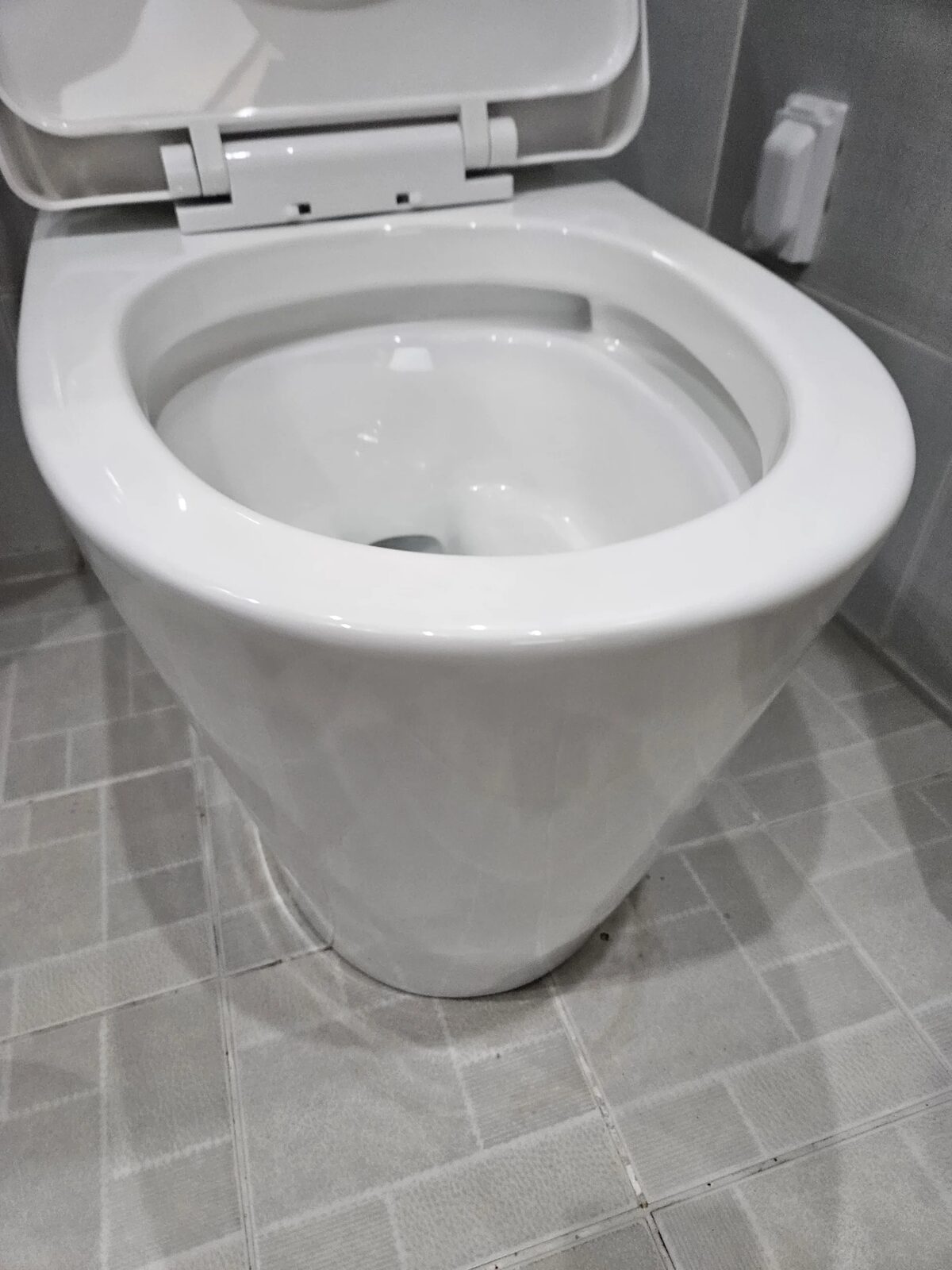 집사원 수납장·현관문 보수